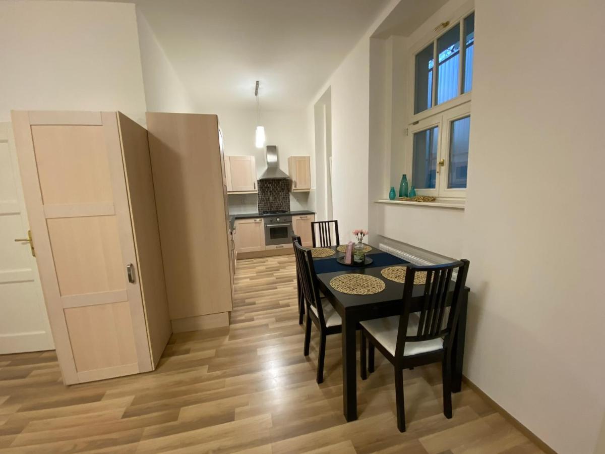 Spacious Apartment On Wenceslas Square Prag Exteriör bild